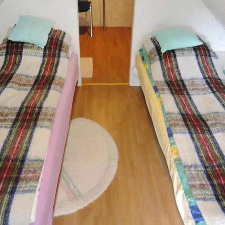 Holiday home With A Fenced Garden,